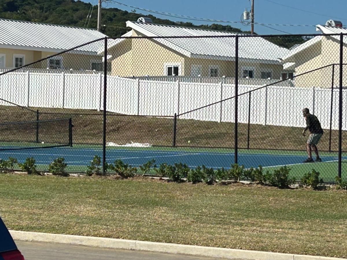 Seamist Villa @Oceanpointe Lucea Comfy 2Br W/Pool Gym & Parking Luaran gambar