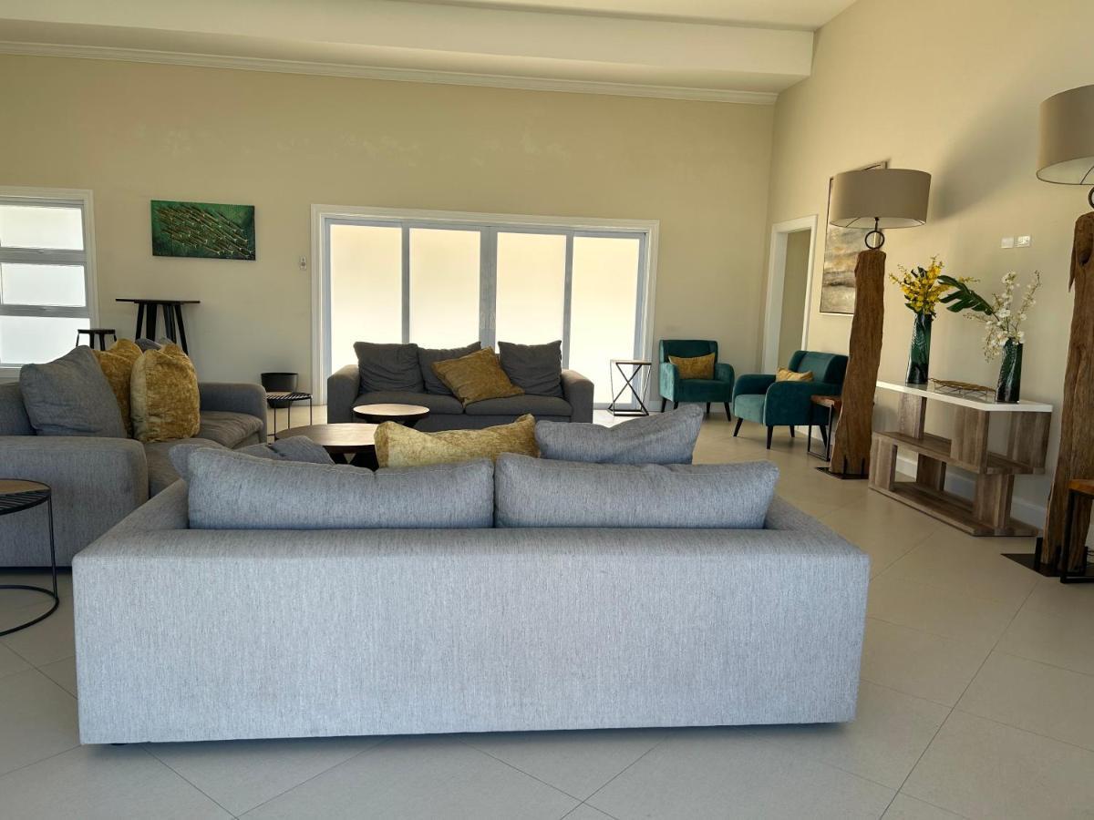 Seamist Villa @Oceanpointe Lucea Comfy 2Br W/Pool Gym & Parking Luaran gambar