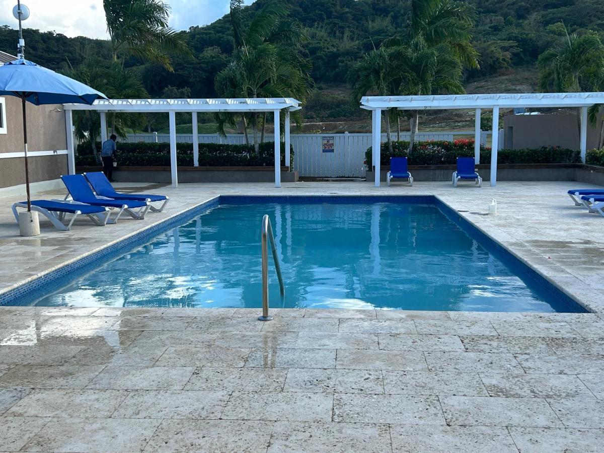 Seamist Villa @Oceanpointe Lucea Comfy 2Br W/Pool Gym & Parking Luaran gambar