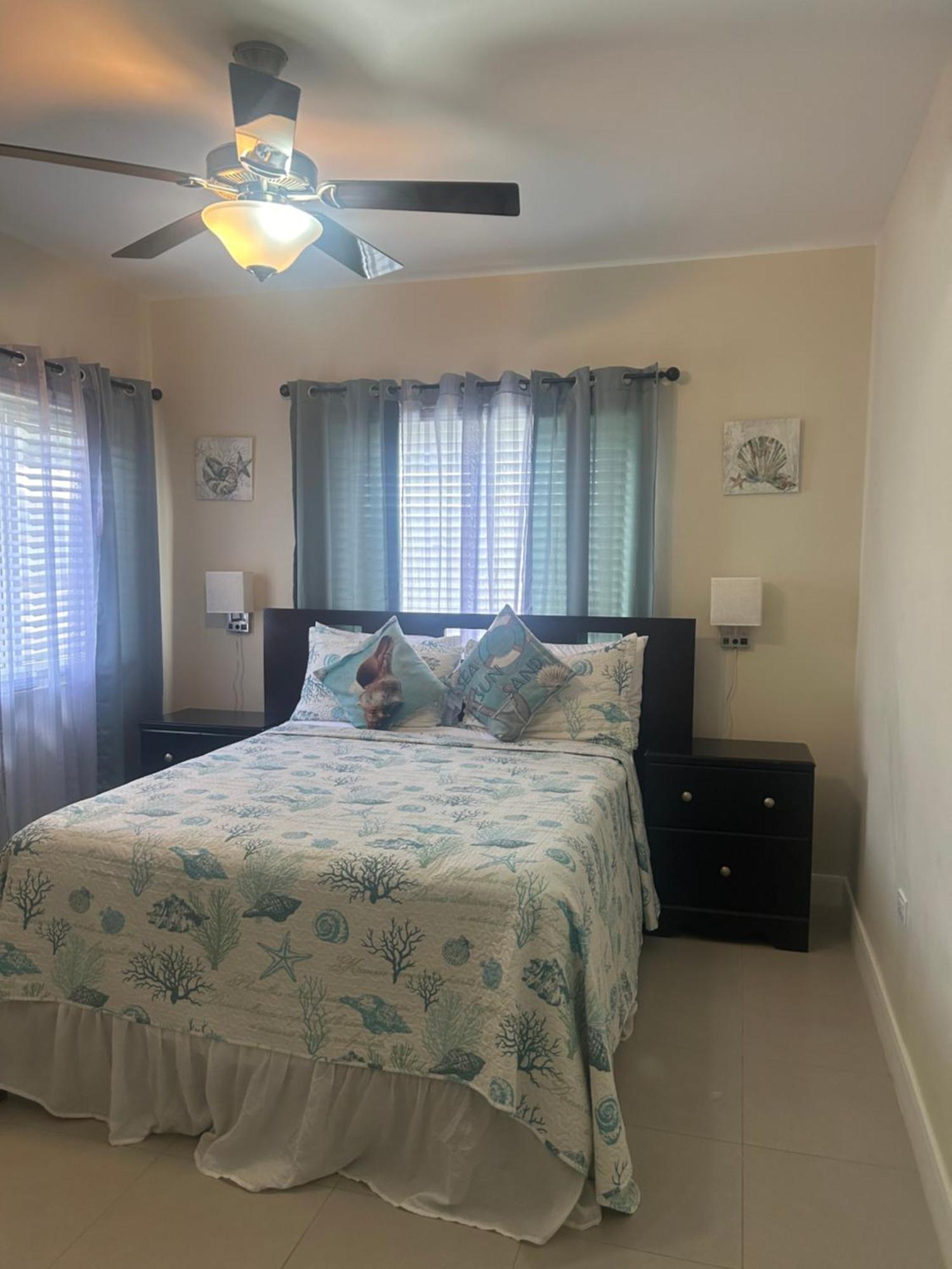 Seamist Villa @Oceanpointe Lucea Comfy 2Br W/Pool Gym & Parking Luaran gambar